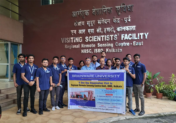 Image 199 for Industry visit for Optometry students