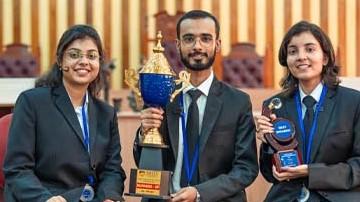Cash prize in Moot Court Competition