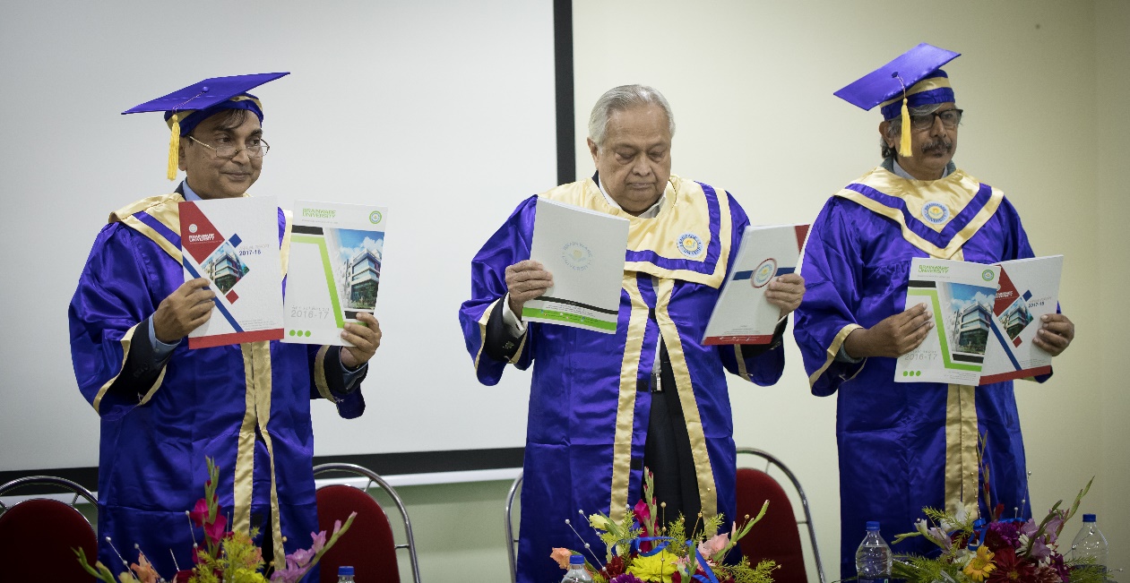 Founder Mr. Phalguni Mookhopadhayay, Chief Guest Prof. Bikash Sinha & Guest of Honour Prof. Ajay Kumar Ray at Brainware university convocation